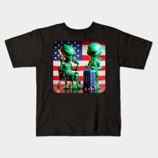 Little Green Men - Alien #8 Kids T-Shirt